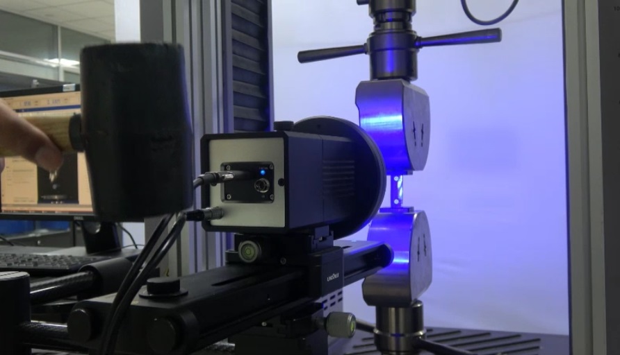 三思試驗(yàn)機(jī) 抗振動功能演示-錘擊.jpg