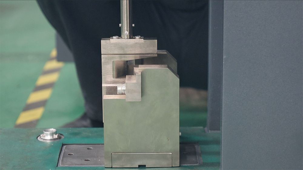 擺錘沖擊試驗機在塑料行業的應用